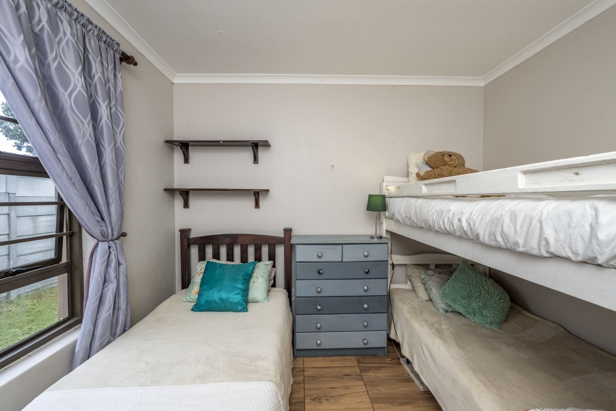 2 Bedroom Property for Sale in Eikenbosch Western Cape